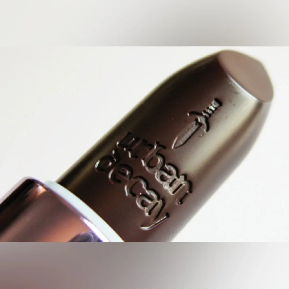Urban Decay Lipstick CONFESSION Dark Burgundy Plum Deep Red NEW IN BOX